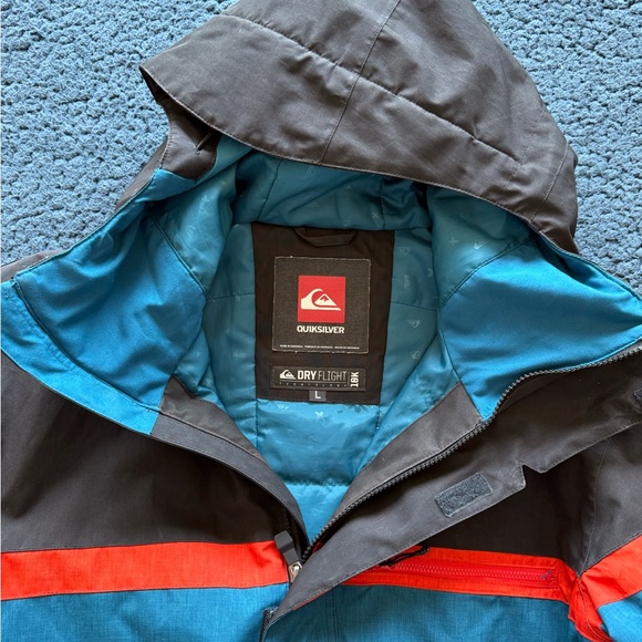 Quiksilver Ski Sniwboard jacket - like new - Picture 3 of 3